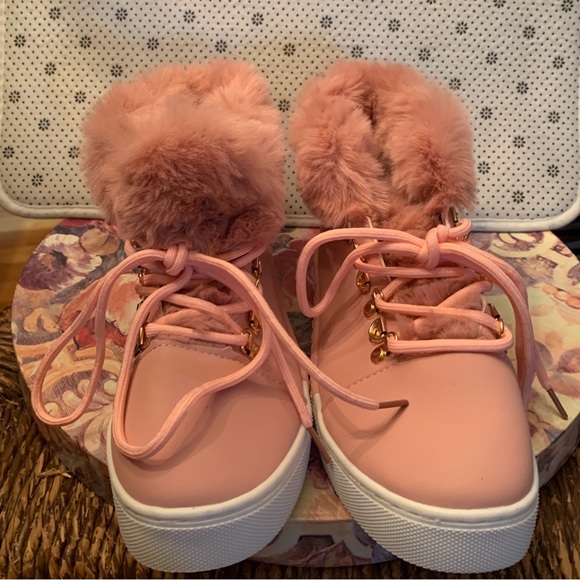 Soft fur sneakers - Picture 3 of 7